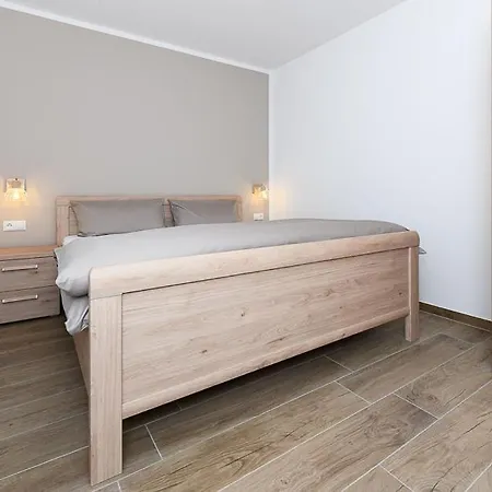 דירה Landwarf Grafthof נויהרלינגרזיל