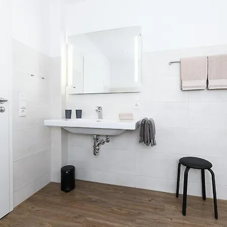 Landwarf Grafthof * נויהרלינגרזיל