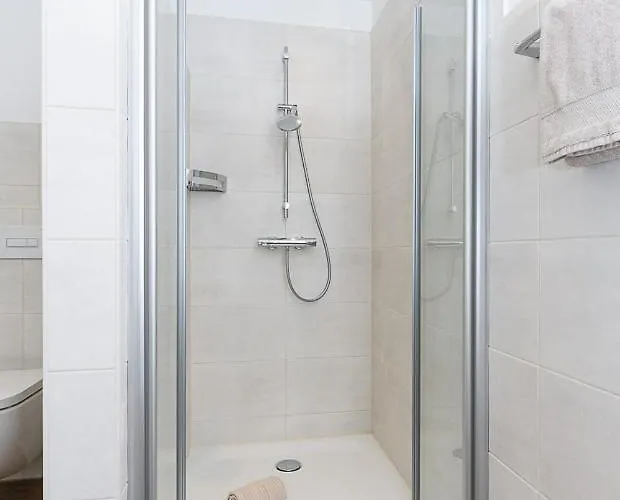 Landwarf Grafthof * Нойхарлингерзиль